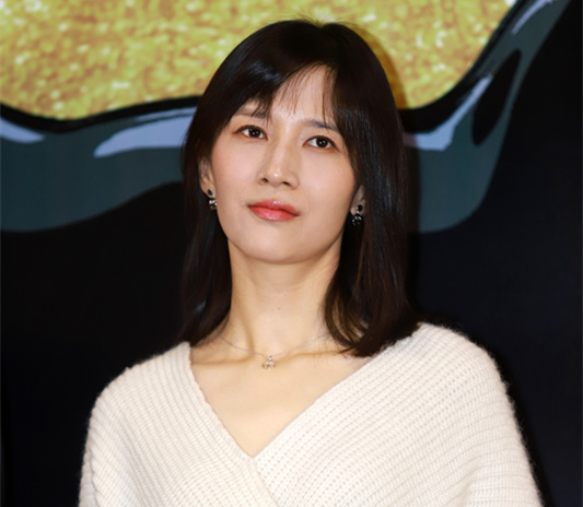 台独网红狂撩蔡英文遭大陆公司解约 走好 不送 手机新浪网