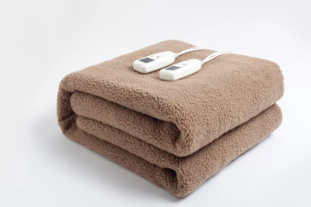 一款能实现同床异温的电热毯还能自动除螨水洗