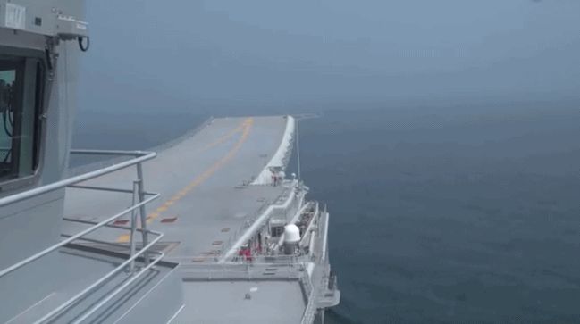 △“山东舰”的停机坪