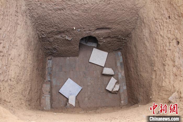 前室墓志出土现场。陕西省考古研究院