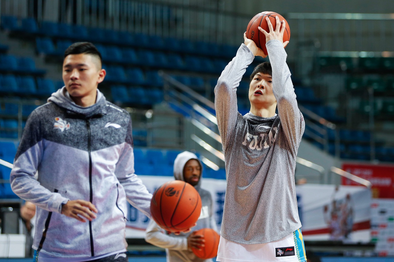 本土双星!王哲林&陈林坚高效合砍48分率队三连胜