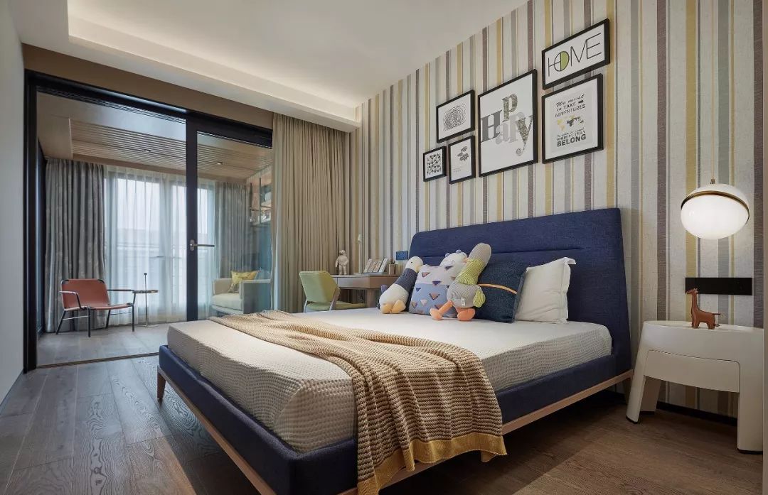 320㎡现代大宅，艺术与稳重的设计，端庄细腻的品质！