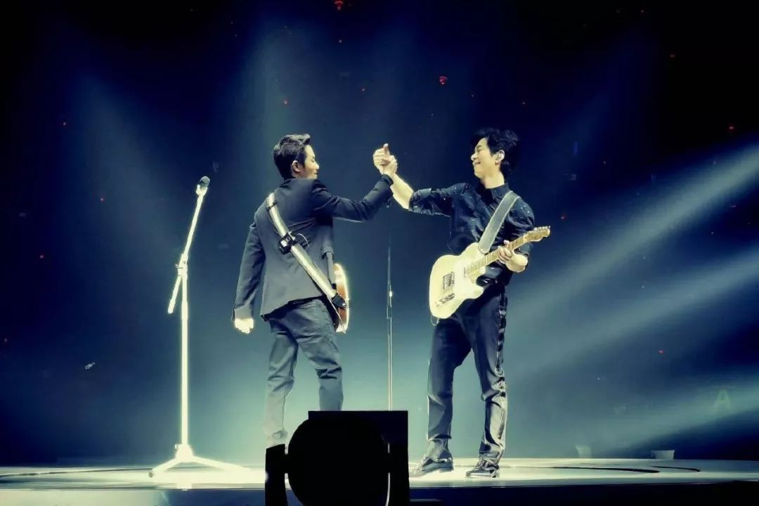 说真的,被李健和梁博的第 1 次合唱惊艳到了