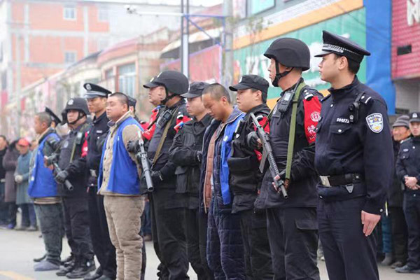 颍上5名涉恶团伙犯罪嫌疑人公开指认现场