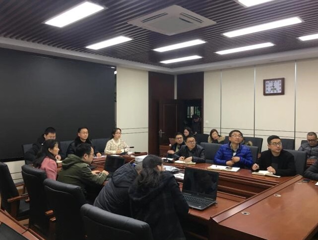 四川地震局与中国地震局台网中心紧急连线进行震情会商。来源:四川省地震局