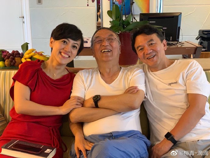 柳青微博恭喜父亲柳传志退休晒出多张家人合影