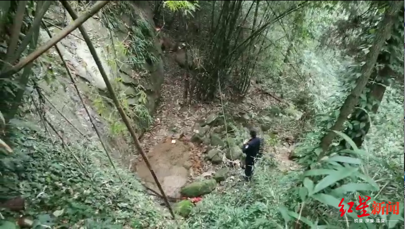 两名少年没完成作业离家出走 石崖下生存3天2夜