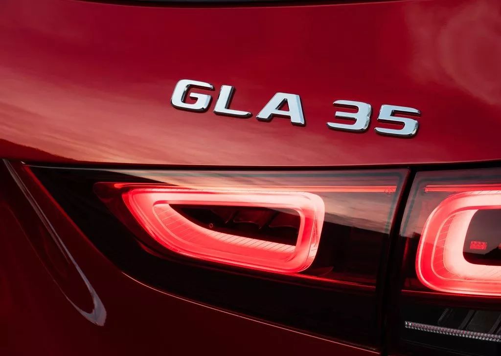 颜值高、动力好！新款奔驰SUV亮相，宝马奥迪都颤抖了！