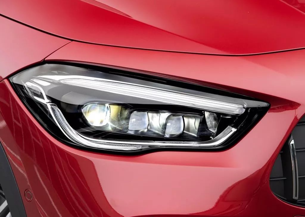 颜值高、动力好！新款奔驰SUV亮相，宝马奥迪都颤抖了！