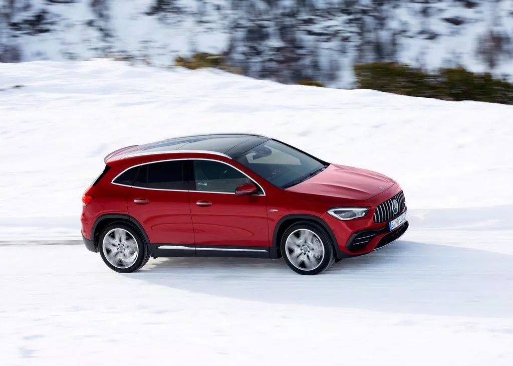 颜值高、动力好！新款奔驰SUV亮相，宝马奥迪都颤抖了！