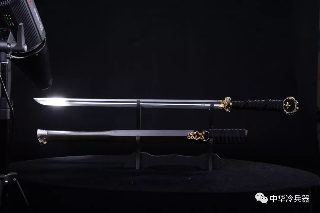 以刺杀闻名的环首刀和破甲闻名的唐刀,究竟有何渊源?|西汉_新浪新闻