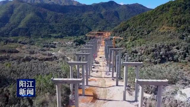 開春高速陽春段最長山區(qū)隧道順利貫通