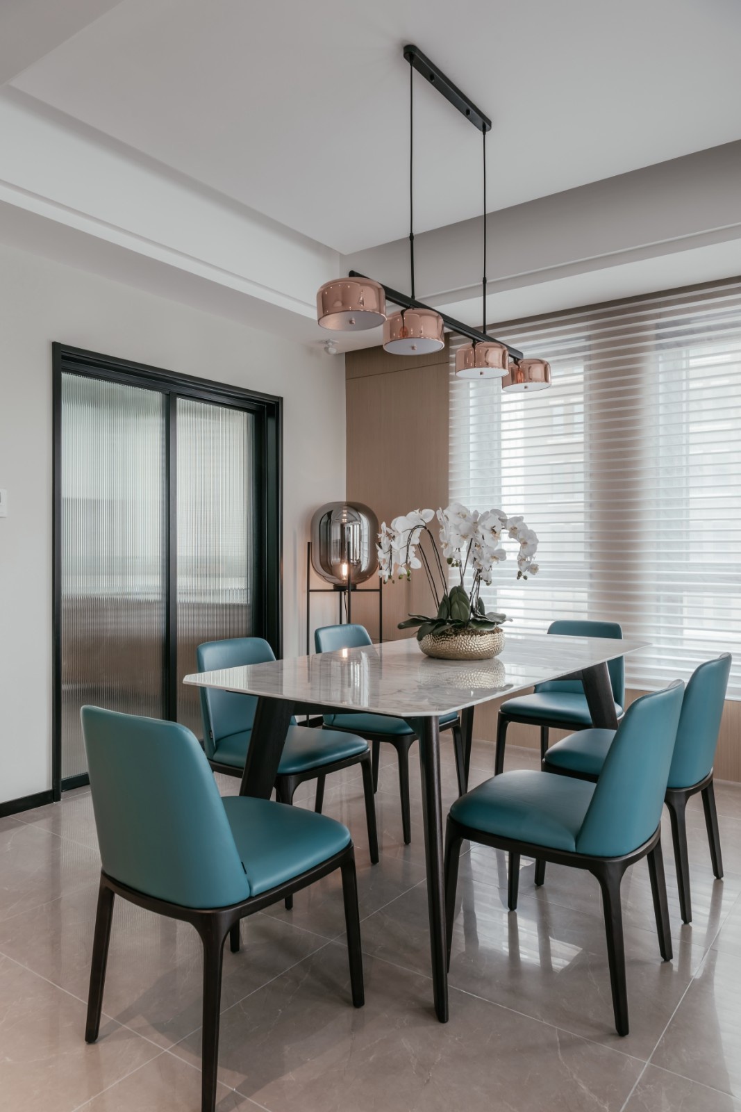 不做空心的设计，将简洁质感填满灰度空间