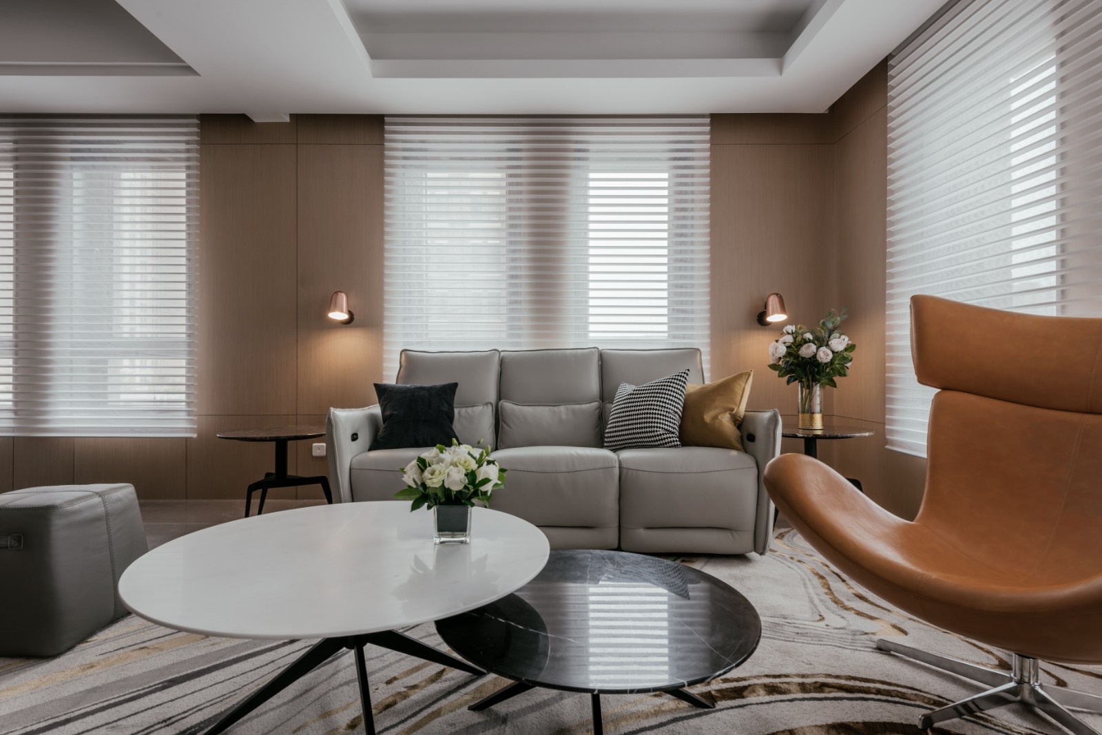 不做空心的设计，将简洁质感填满灰度空间