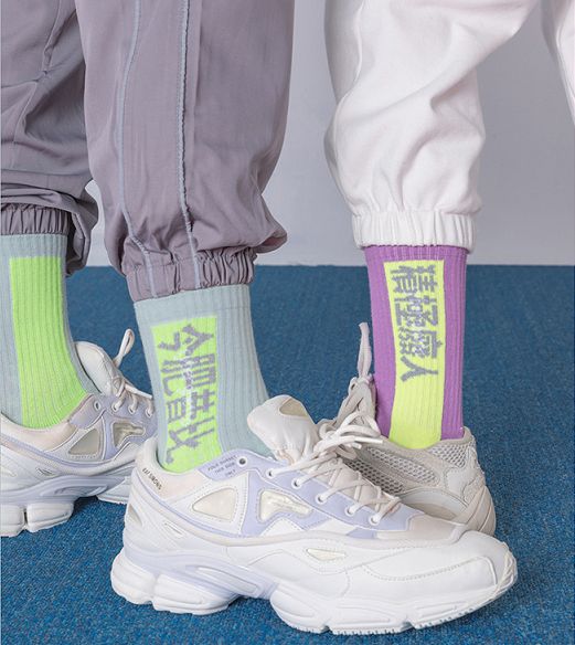 严选卡尔马龙一双袜子能穿整个赛季真是一条有味道的传闻