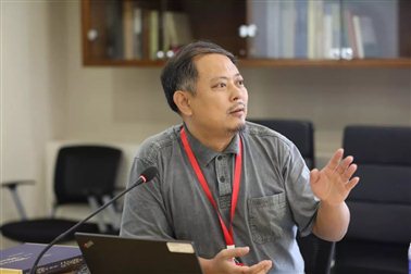 石立善教授在文研院邀访学者论坛上发言（摄于2019年秋天）
