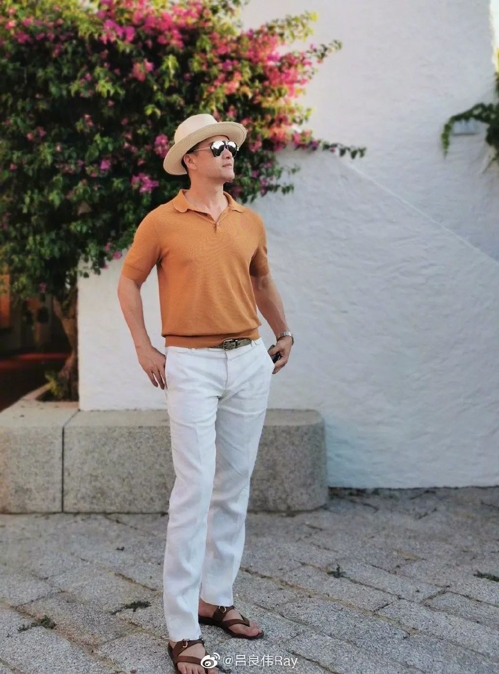 吕良伟的这身材有63岁看完只想问有人组队扎马步吗