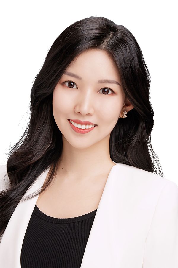 公开资料显示,1995年出生的谢承润,和1993年出生的姐姐谢其润同属于