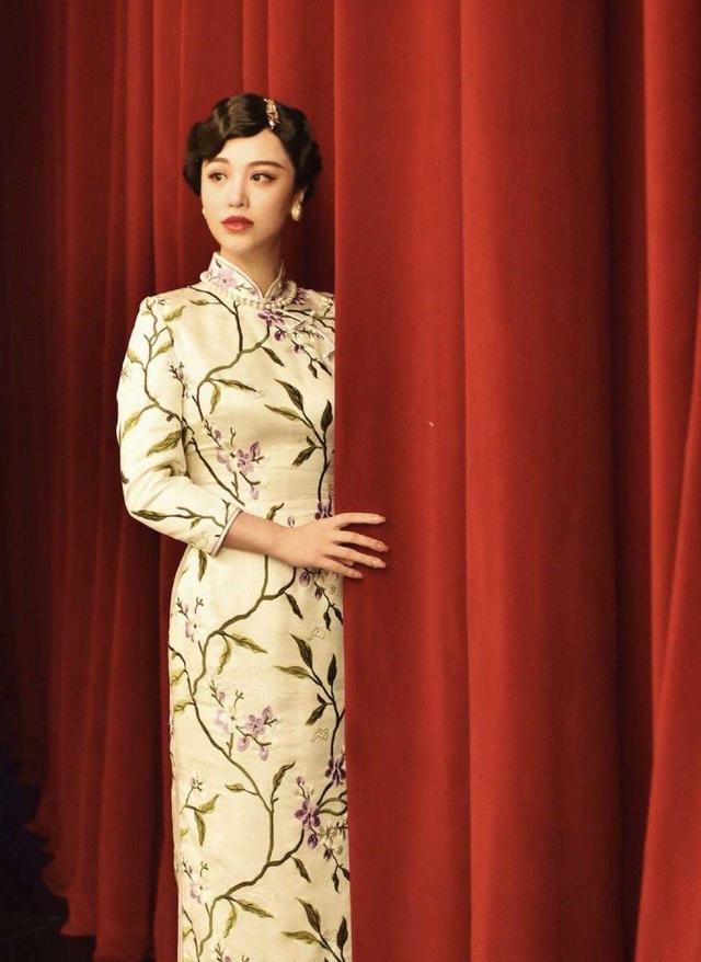 刘翔前妻葛天身材真好,穿旗袍这么惊艳,配复古盘发气质像贵妇