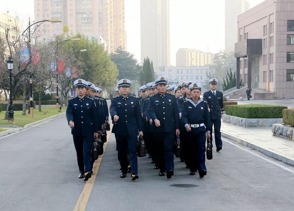 政治工作培训内容参照军官舰副长班培养方案共40名学员参加此次培训11