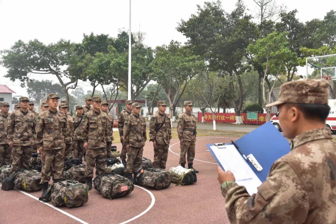 第73集团军首批新兵乘飞机下连附视频