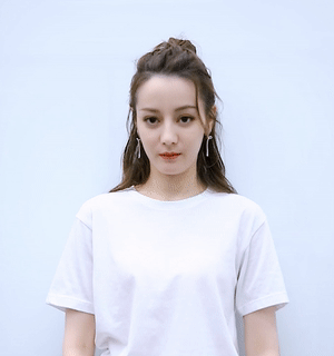 今天,是个大日子!一起来学刷屏手势舞