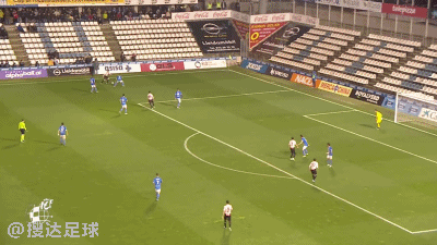 武磊蝎子摆尾。