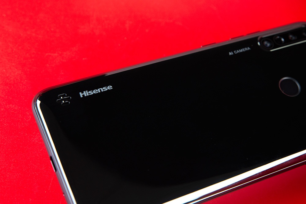 海信手机f40图赏:潮美外观 ai四摄打造千元性价比利器