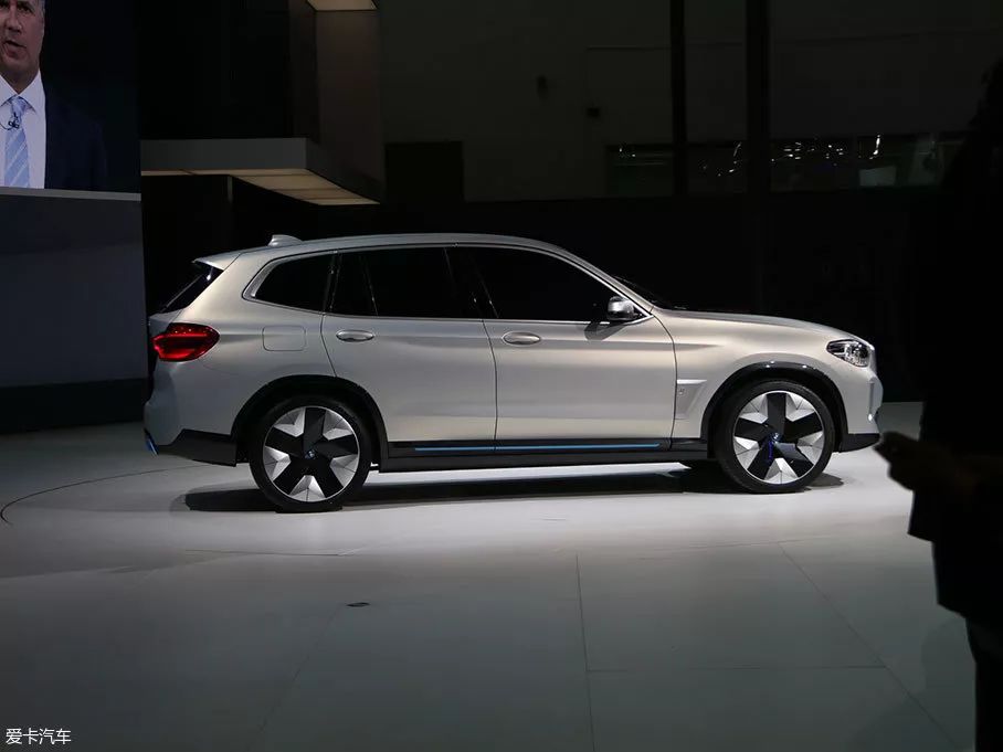 颜值真不赖，奔驰、宝马全新混动/电动车型来了，还买啥特斯拉！