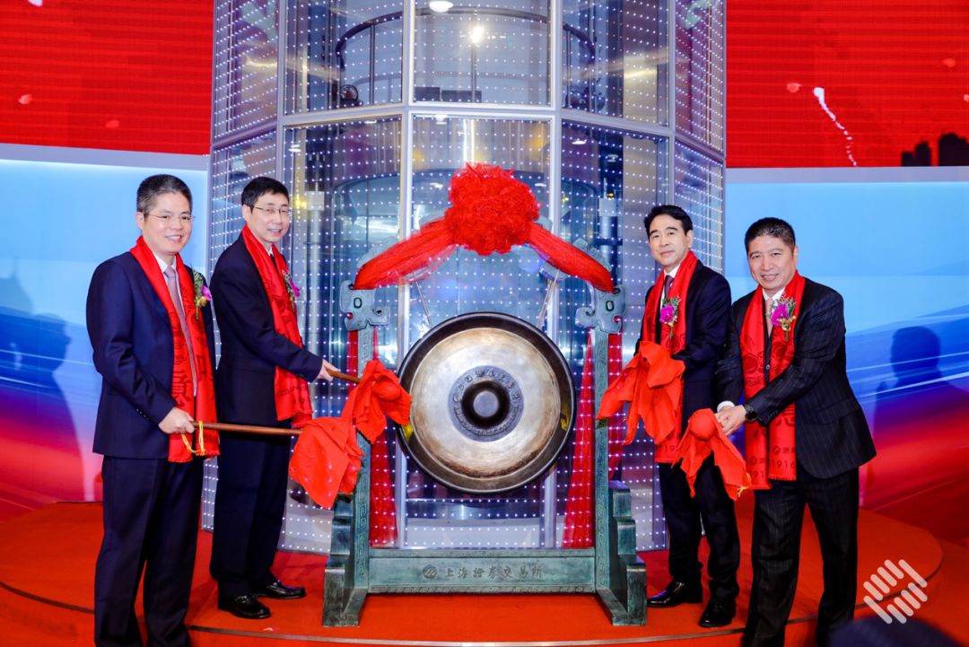 根据公告,增持主体为党委副书记,执行董事,行长徐仁艳,党委委员,副