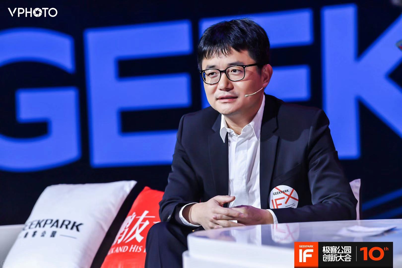 猎豹移动傅盛:机器人在某些岗位超越人,而非替代人