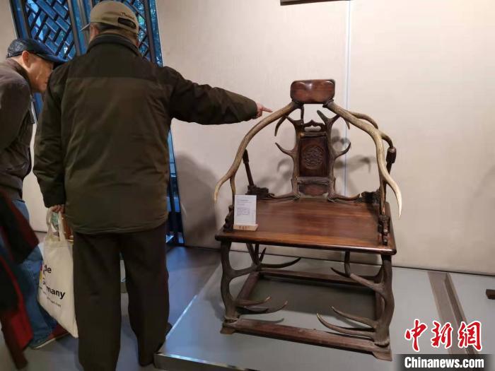收藏家集中展示明清黄花梨家具藏品古代工匠精湛技艺引关注