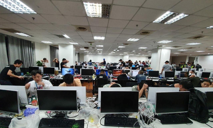 19日拘捕行动现场 图源:路透社