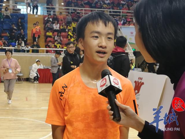 30秒双摇跳绳105次广州岑小林再破吉尼斯世界纪录