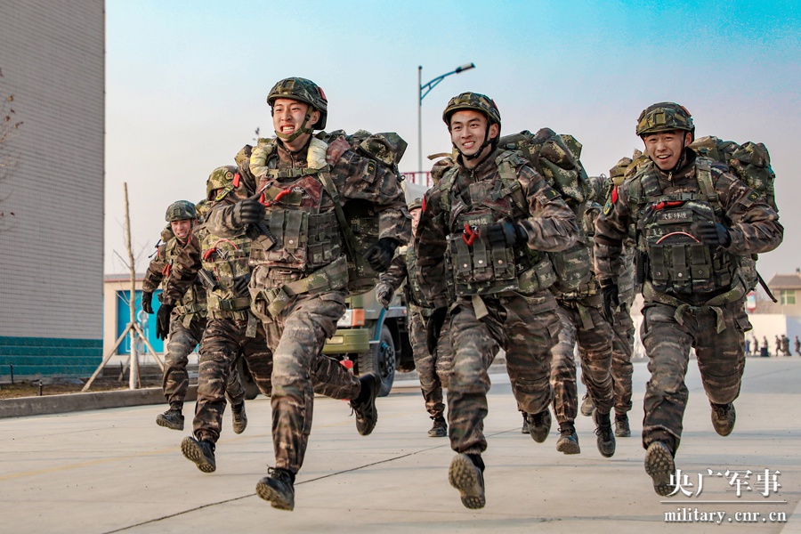 武警新疆某支队冬季大练兵火热开展