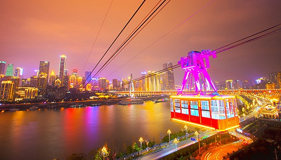 图片来源:重庆市客运索道有限公司文 | 曹钰长江索道完成新,老轿厢