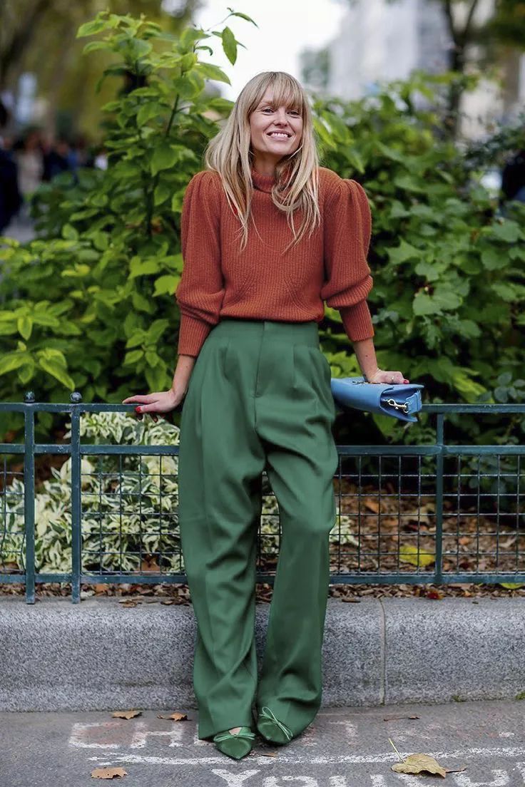 妩媚又不失甜美可爱,但是这种为五五分的搭配很考验颜值和搭配技术