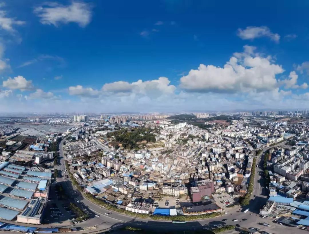 而作为原先呈贡县级行政中心所在地,也是原呈贡县文化,商贸聚集地的