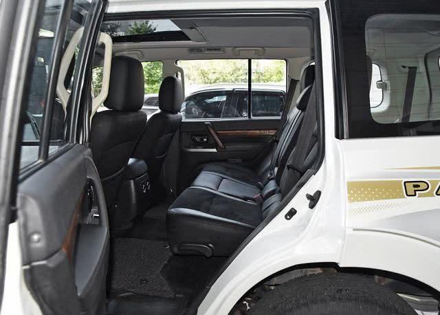 同样40万，奔驰GLC L和三菱帕杰罗，不同的境界与品位