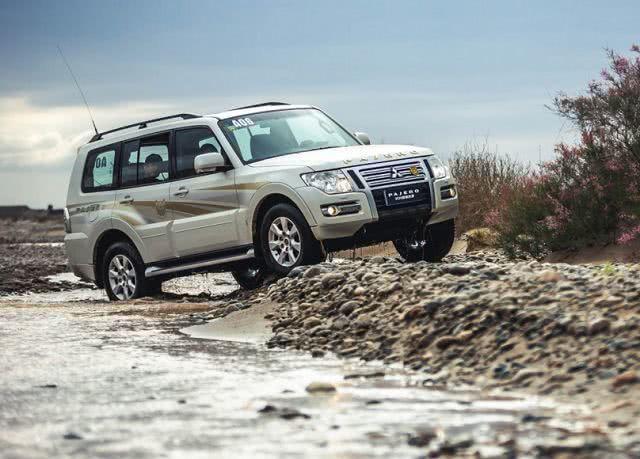 同样40万，奔驰GLC L和三菱帕杰罗，不同的境界与品位