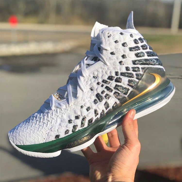 詹皇这波操作打几分?lebron 17 高中配色曝光!但是.