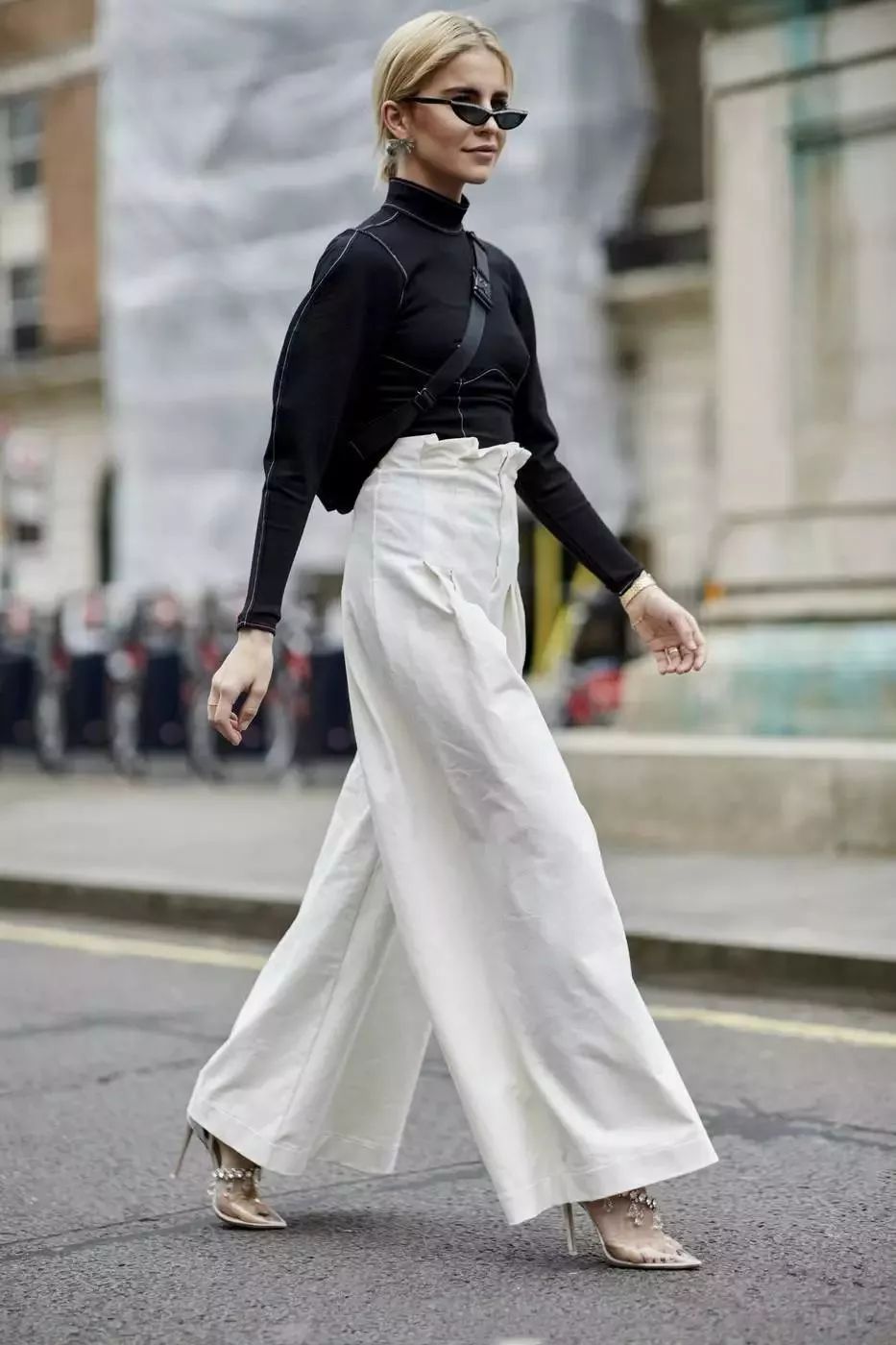 讲真的| 有人说最适合梨形身材的裤子是阔腿裤?我说是的