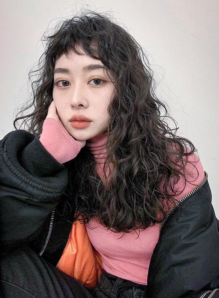 卷刘海和复古小卷发的最搭配