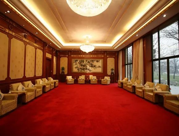 并有大,小会见厅和宴会厅