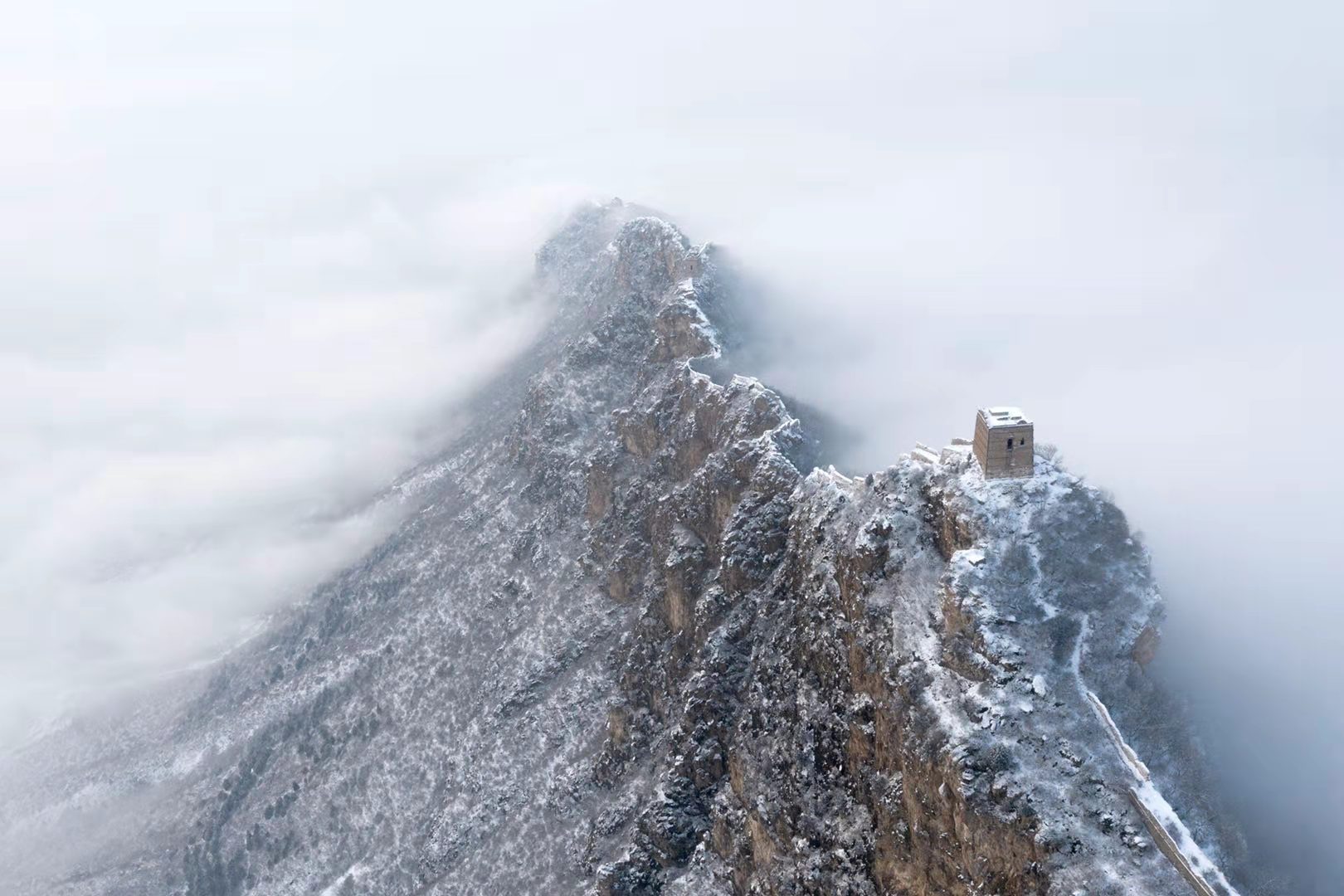 司马台长城迎瑞雪银装素裹分外壮美