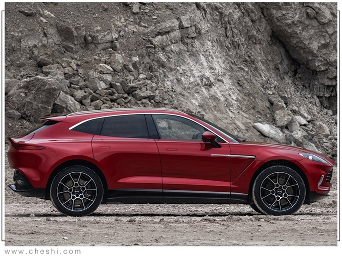 阿斯顿·马丁DBX推混动版 搭4.0T引擎油耗降低