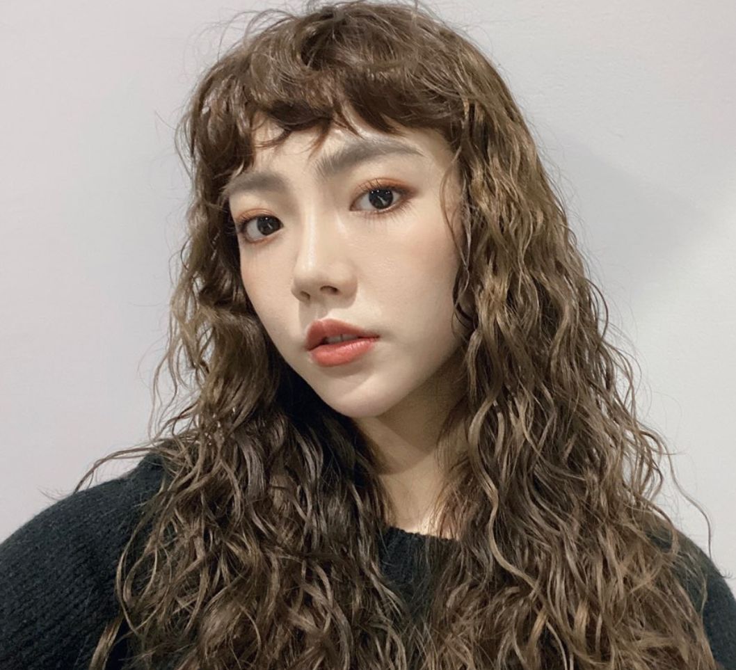 卷刘海和复古小卷发的最搭配