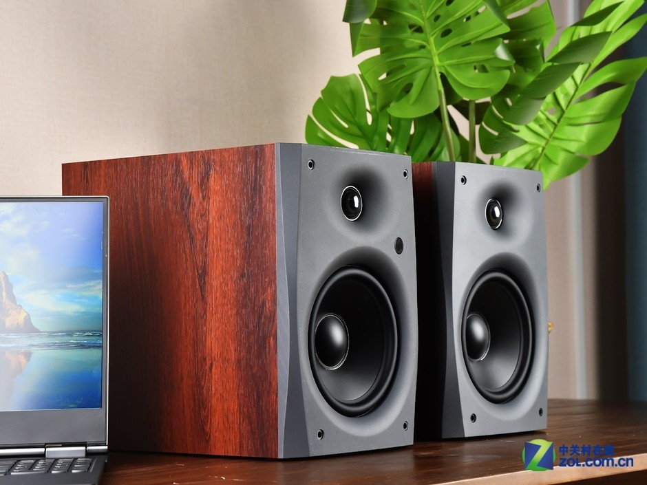 高颜值好音质惠威d1090桌面hifi音箱图赏