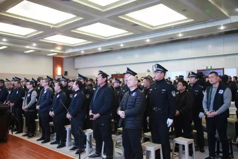 山东五莲县43名涉黑人员被一审公开宣判,最高获刑20年