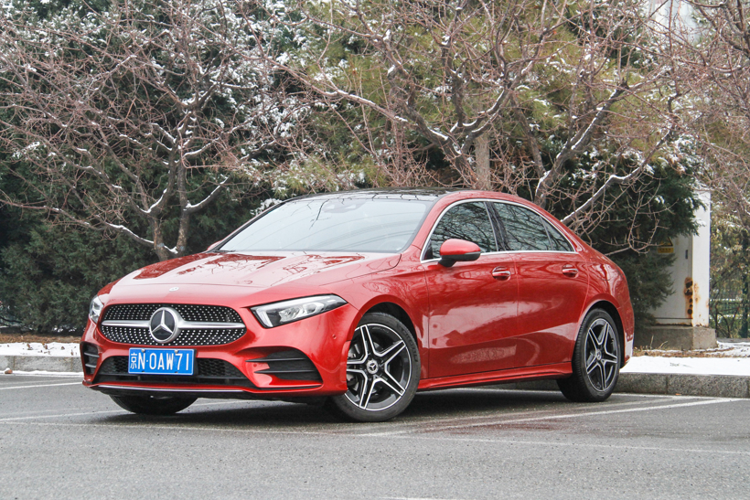 20万不到的奔驰A 是这个时代年轻人触手可及的梦想